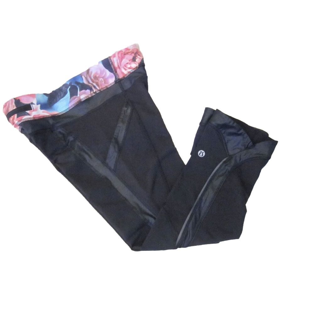 Lululemon Size 4 Pink‎ Floral Band Leggings 19" Crop